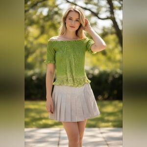 Women's Wildcat White Pleated Mini Skirt M and nwt green textured top